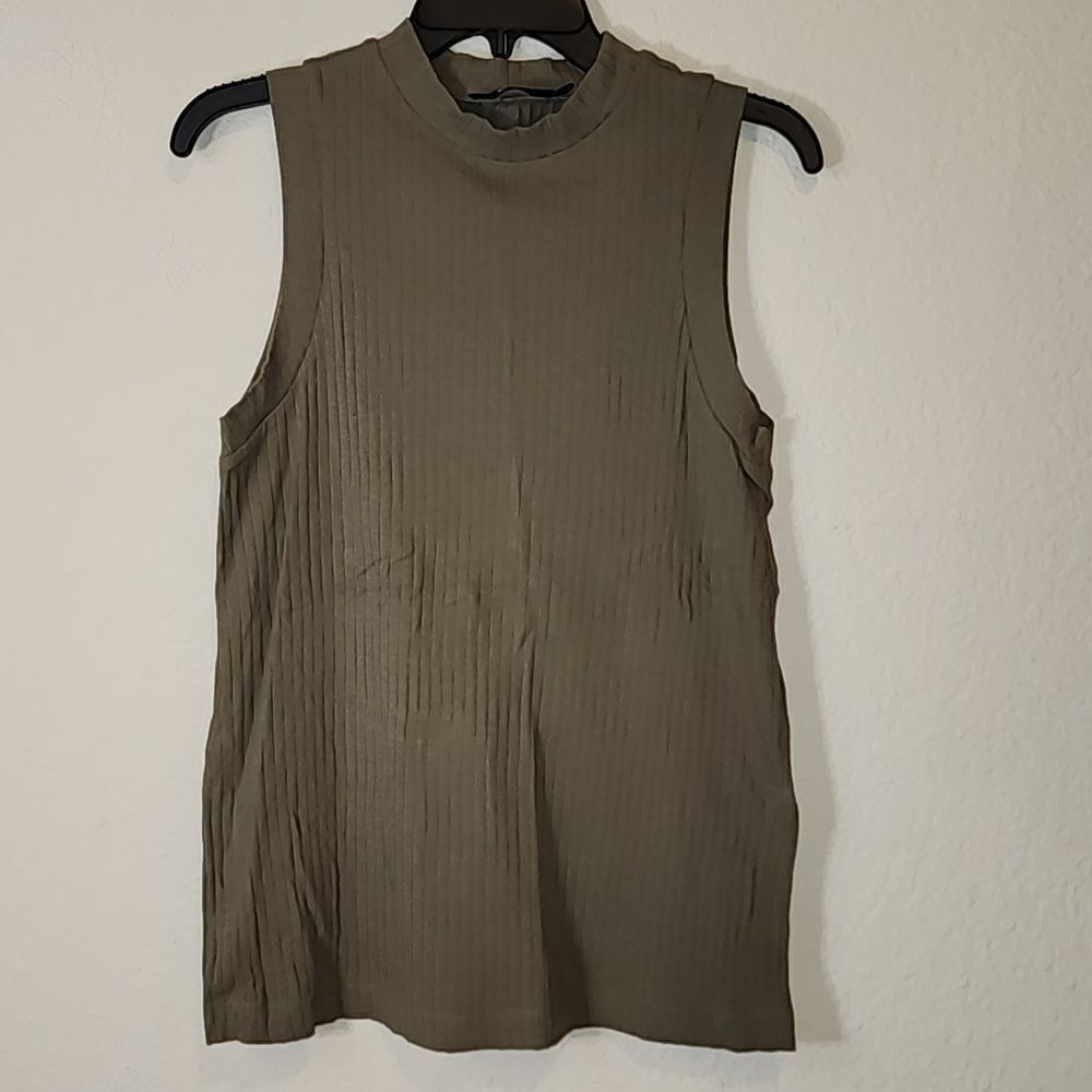 Doe & Rea top with stripes and slits on side NWOT